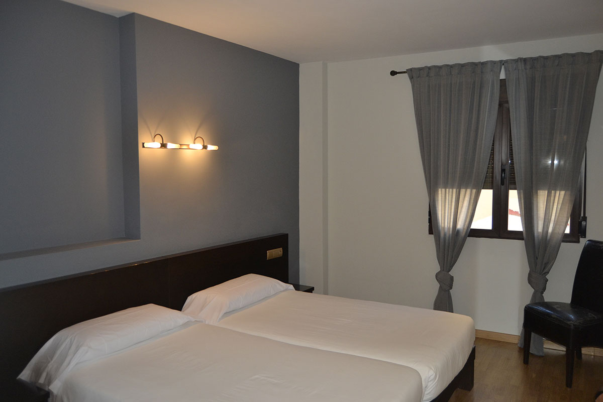 habitación individual del Hotel EL TRATADO en Tordesillas