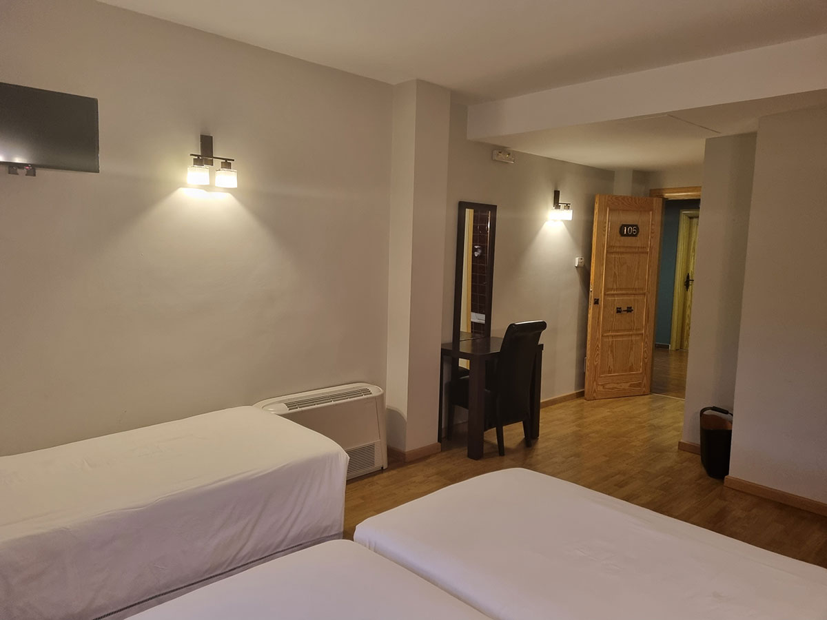 habitación para tres personas (triple) del Hotel EL TRATADO en Tordesillas